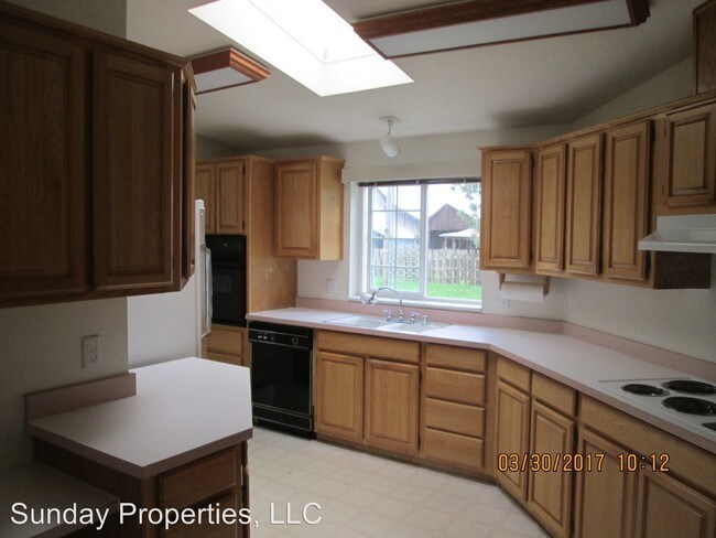 Foto del edificio - 83278 Bradford Rd