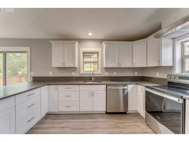 Building Photo - 30131 Skyline Dr