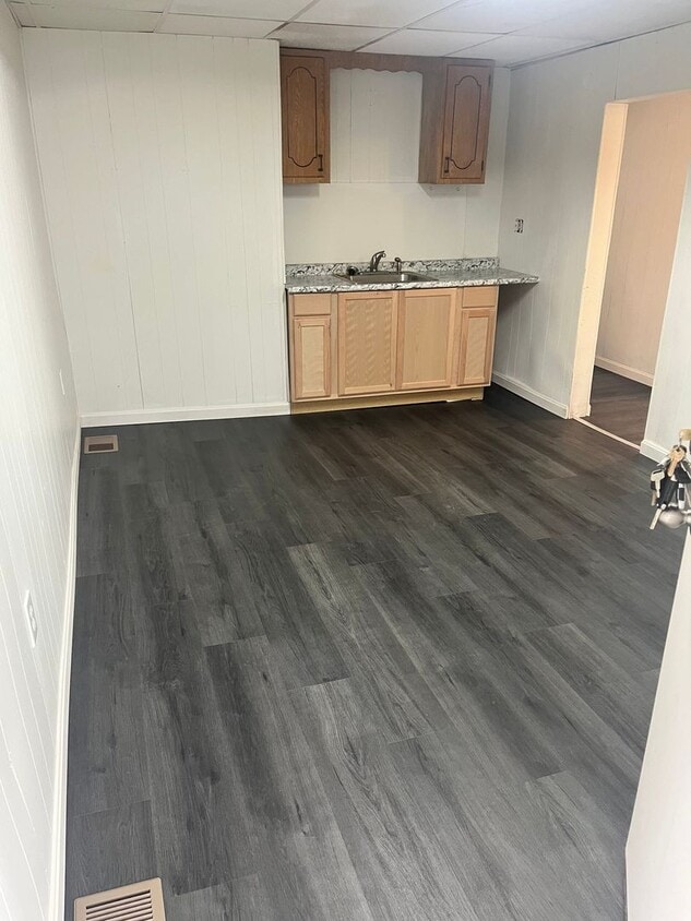 Primary Photo - Apartment for Rent