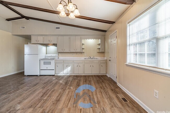 Building Photo - 4 Fulmer Ln