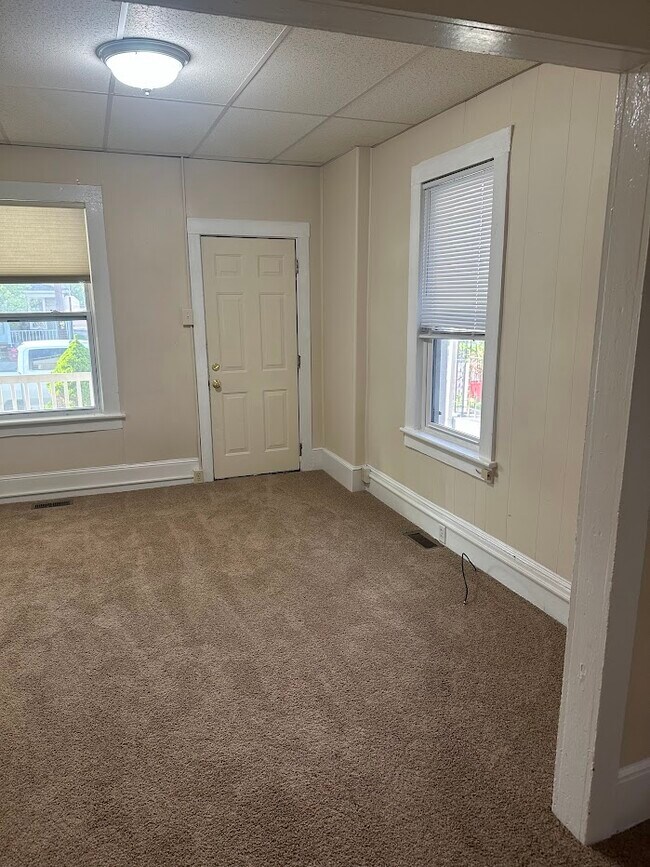 Foto del edificio - 381 E 5th St