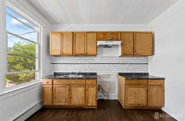 Foto del edificio - 410 Chadwick Ave