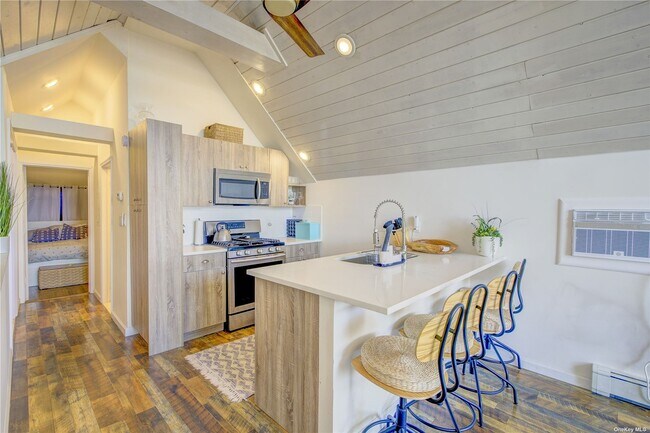 Building Photo - 843 Oceanfront