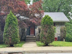 Building Photo - 23 E Mountain Rd