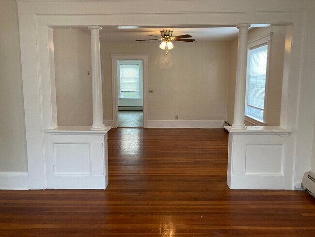 Foto del edificio - 56 Trenton St