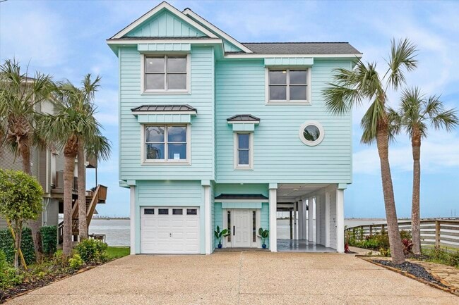Building Photo - 1322 Outrigger St