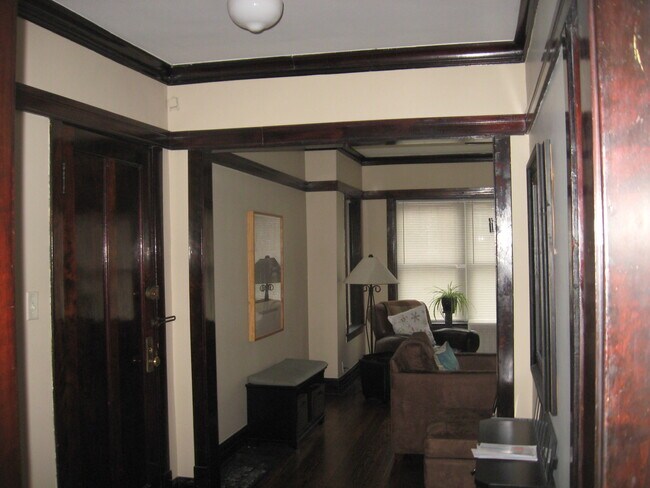 Foyer - 1672 W Hollywood Ave