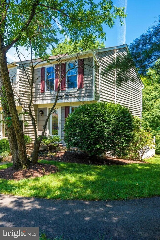 Foto del edificio - 1673 Fieldthorn Dr