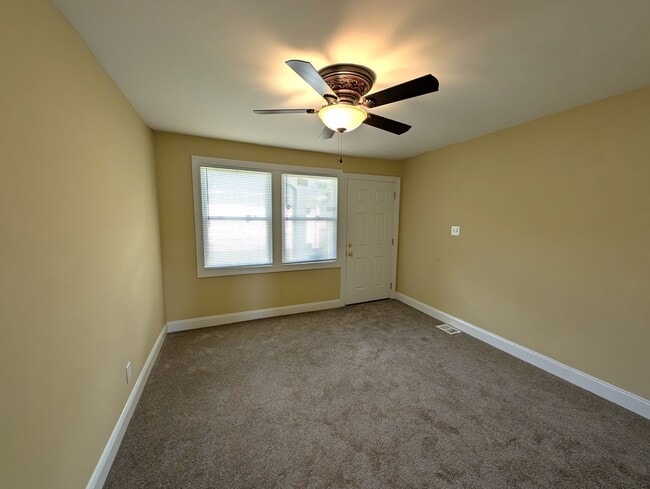 Foto del edificio - You won't find better!  2 Bed/1 Bath.  Dup...