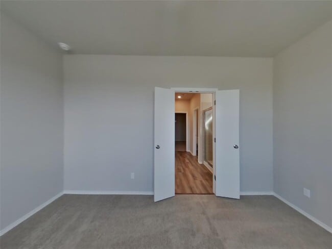 Building Photo - 5010 Saddle Clb Dr