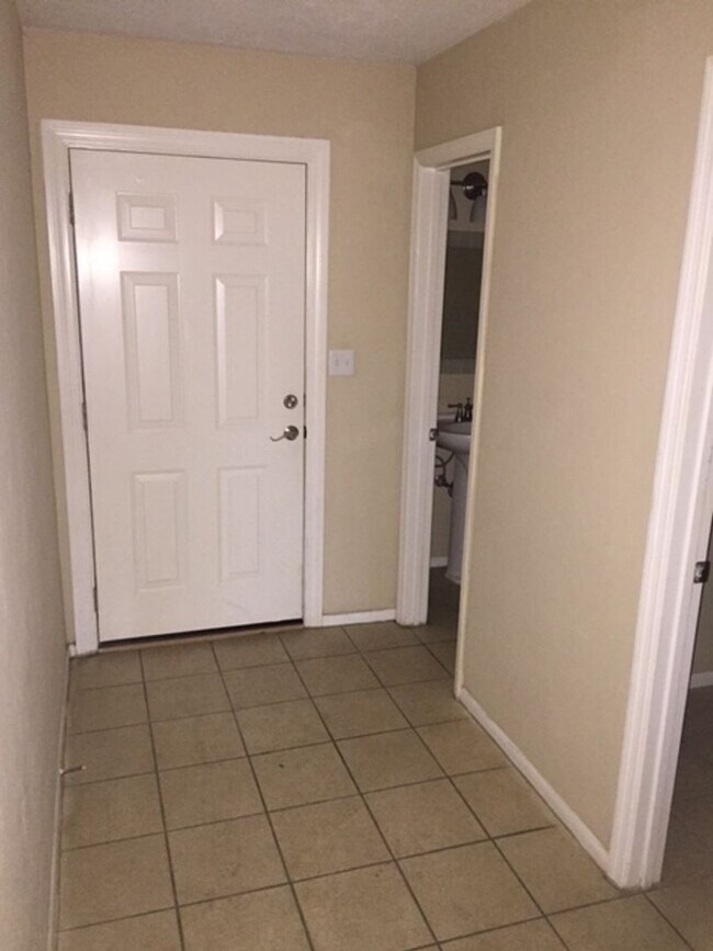 Foto del edificio - 2 Story Townhouse in Hawthorne Reserve