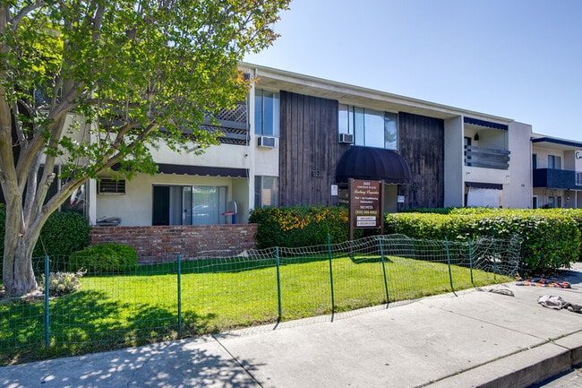 Building Photo - 5452 Corteen Pl