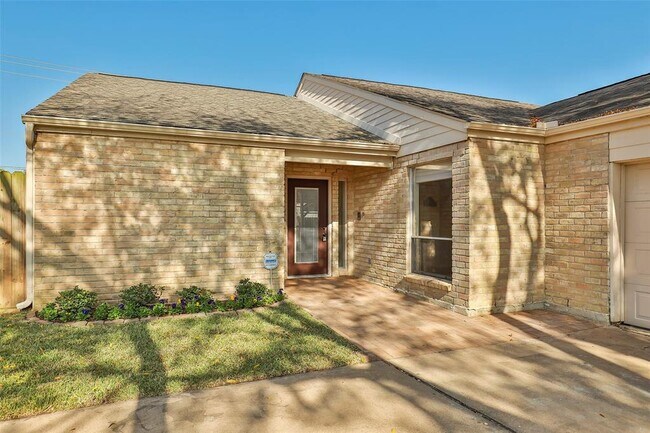 Foto del edificio - 11822 Poplar Creek Dr