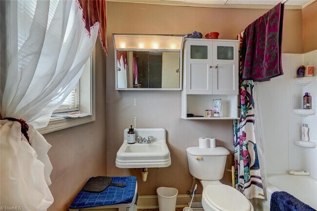 Foto del edificio - 5219 NC Highway 700