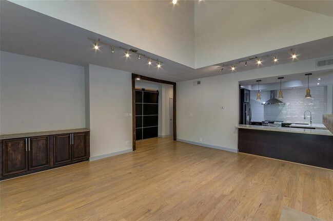 Building Photo - 338 Litchfield Ln