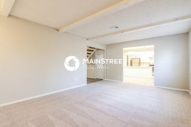 Foto del edificio - 5 Bedroom Pet-Friendly Home in Oklahoma City, OK with Main Street Renewal