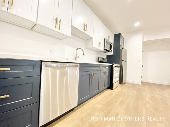 Foto del edificio - 6712 Willoughby Ave