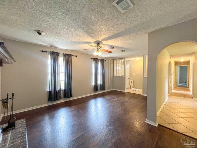 Foto del edificio - 2819 Godwin Ln