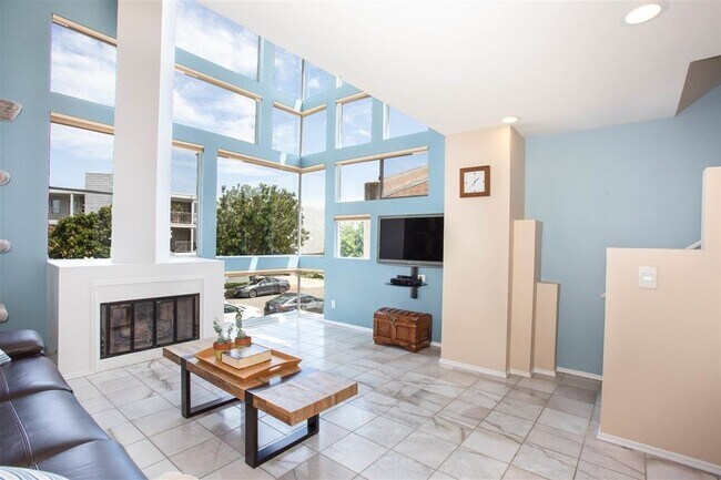 Foto del edificio - 3956 Honeycutt St