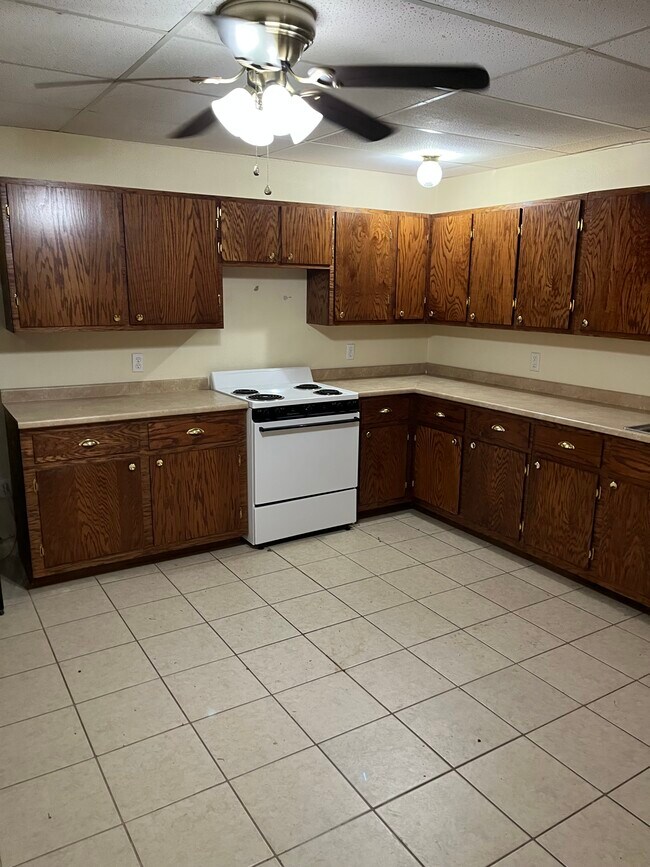 Foto del edificio - 305 Faye Ave