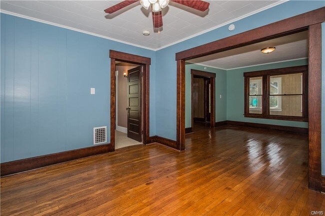 Foto del edificio - 4505 James St