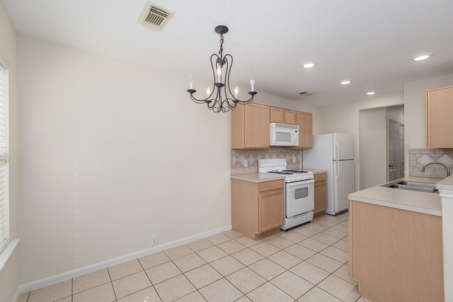 Building Photo - 7414 Rosebud Bend Dr
