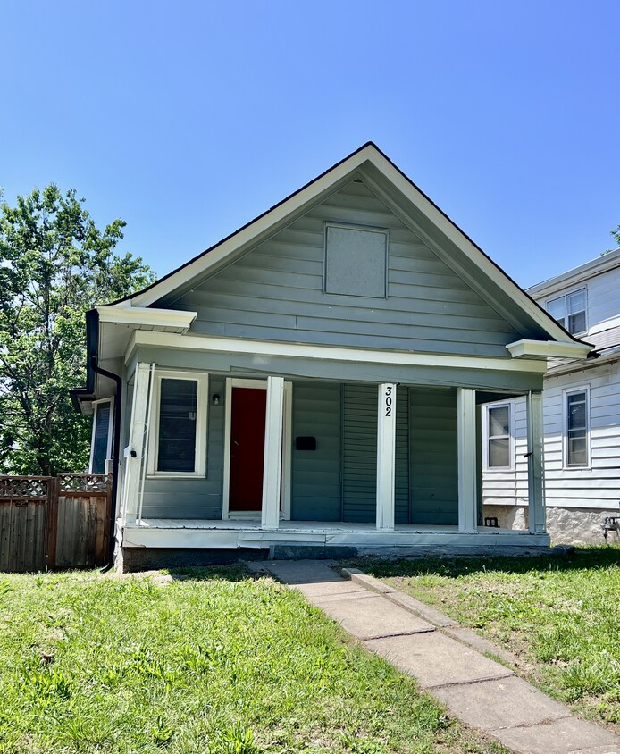 Foto del edificio - 302 N Oakley Ave