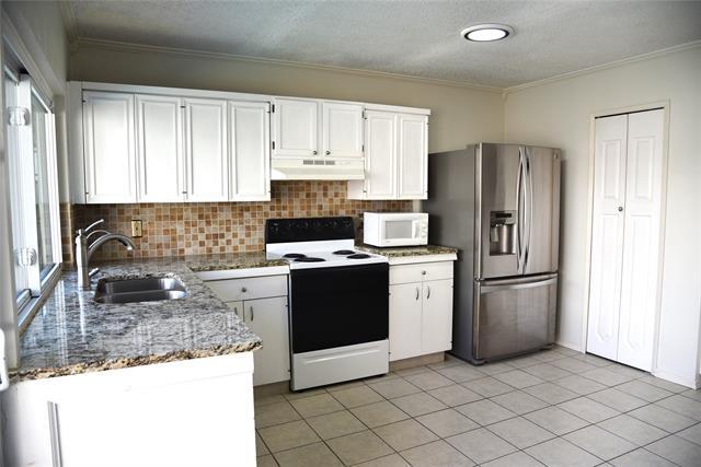 Building Photo - 1444 Waterton Dr