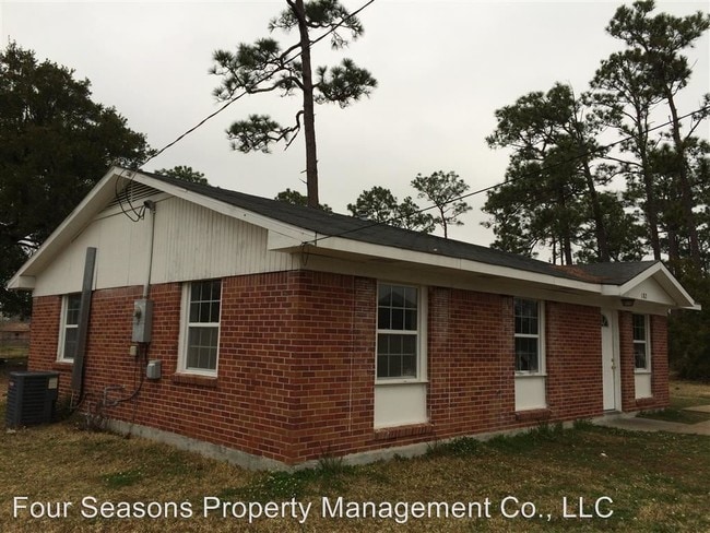 Building Photo - 3 br, 1 bath House - 182 Orange Court