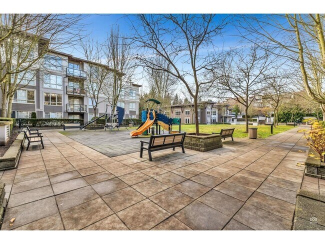 Photo du bâtiment - 15988-126 26 Ave