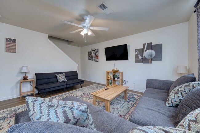 Building Photo - 765 Compass Trl