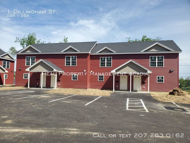Building Photo - Elegant and Modern Townhouse Downtown - #1
