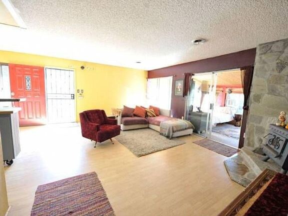 Foto del edificio - 1025 Lakeside Drive