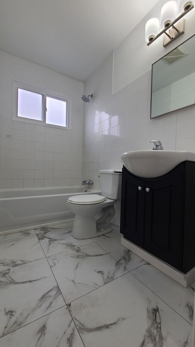 Photo du bâtiment - 207 Moore St