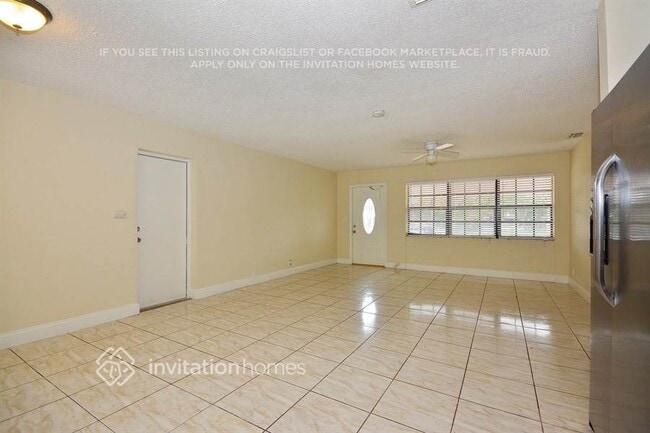 Foto del edificio - 3792 SW 19th St
