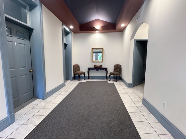 Building Photo - 2326 Upland Pl