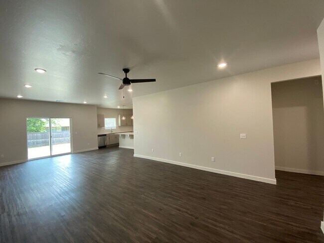 Building Photo - 3 Bed 2 Bath Home in Edmond