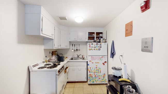 Foto del edificio - 1073 Beacon St