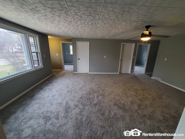 Foto del edificio - 111 Douglas Ave W