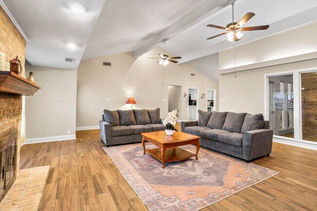 Foto del edificio - 2517 Berrybrook Dr