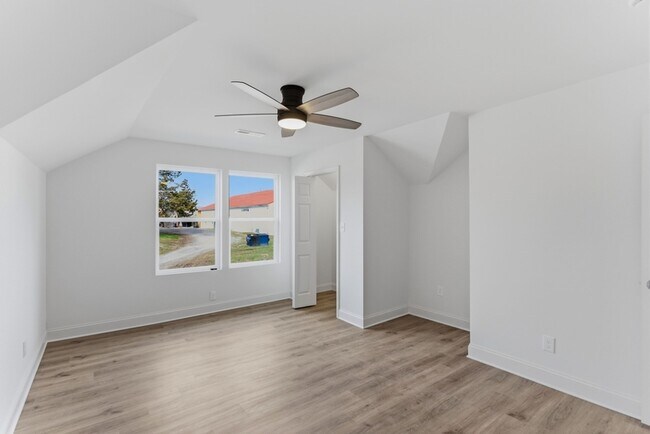 Foto del edificio - 2303 Parkview Ave