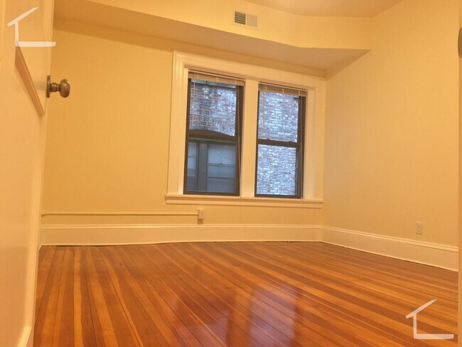 Building Photo - 1465 Beacon St
