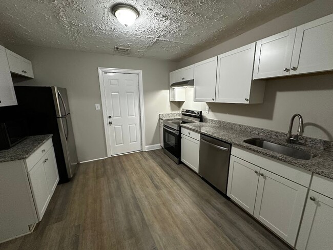 Foto del edificio - 3 Bed 1 Bath in Atlanta!---Special offer: ...