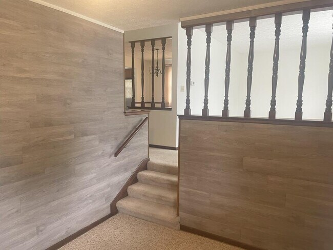 Foto del edificio - 6225 Willowcrest Dr