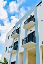 Building Photo - 29 Palmetto Dr