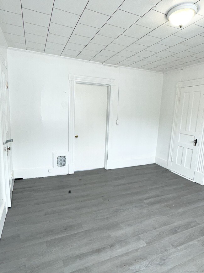 Building Photo - 225 Willow St