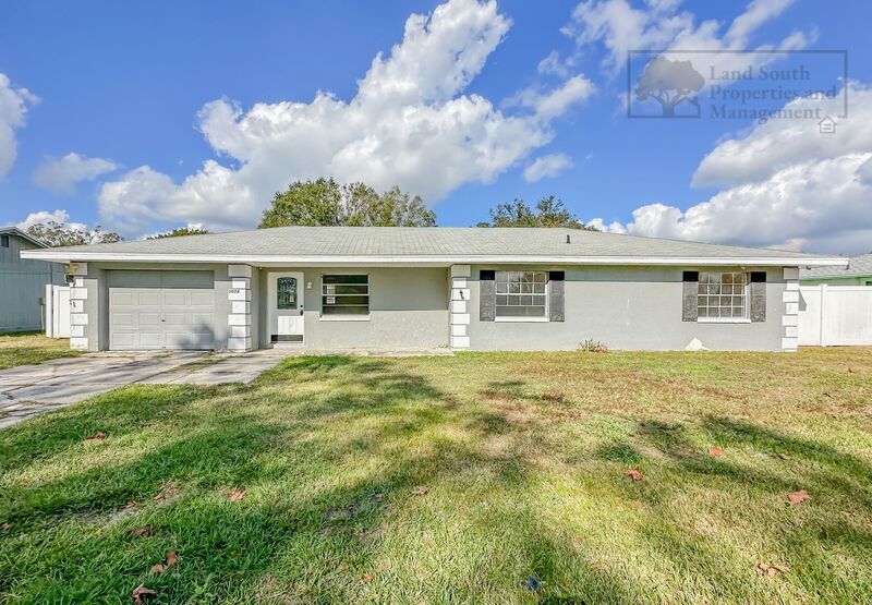 Foto principal - 2028 Woodbriar Loop S