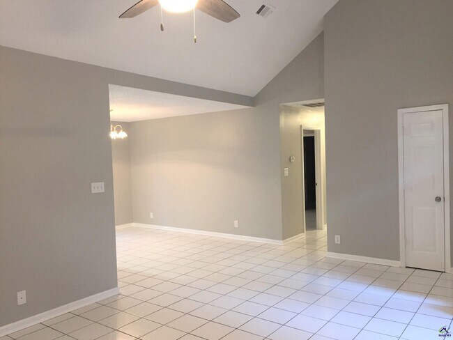 Foto del edificio - 542 Loblolly Ln