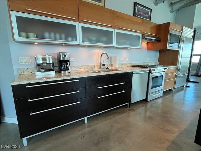 Building Photo - 200 Hoover Ave