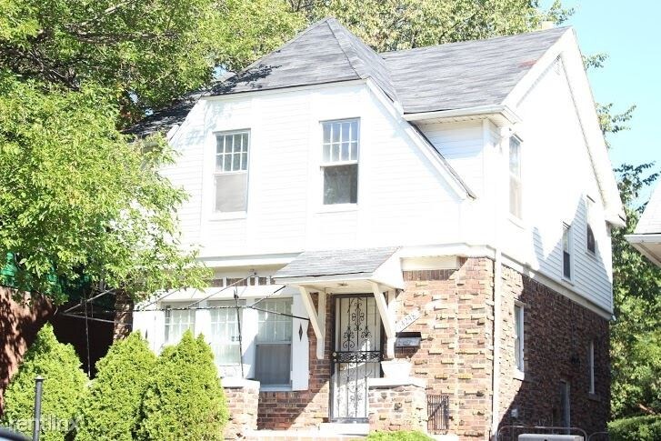 Foto principal - 3 br, 1 bath House - 14248 Roselawn